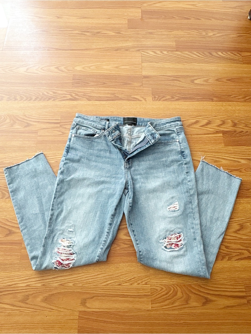 WHBM Everyday Soft Girlfriend Jeans Floral Distressed Size 10